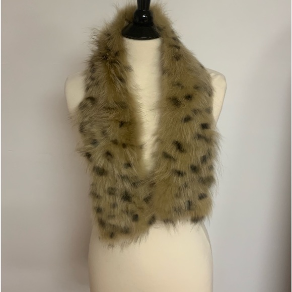 Annabelle New York Fur Scarf - Picture 1 of 4